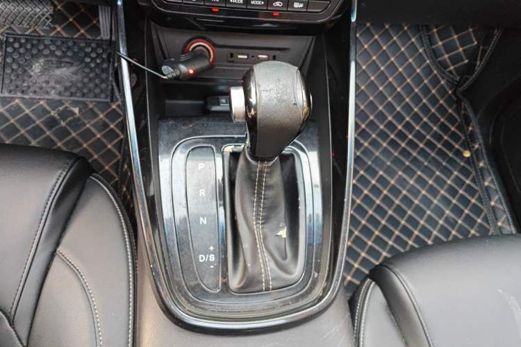 Used Baojun 530 2018 1.5T DCT Flagship Version China V Emission Standard Gear Lever