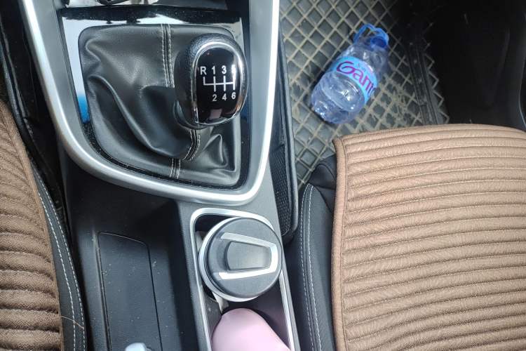 Used Baojun 530 2018 1.5T Manual Comfort Version China V Gear Lever
