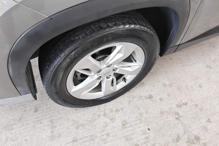 Used Baojun 530 2018 1.5T Manual Comfort Version China V Left Front Wheel Hub