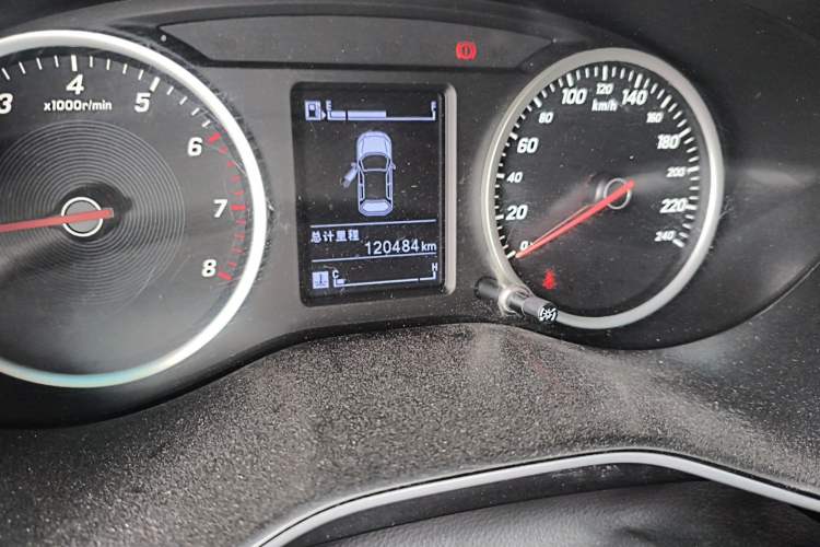 Used Baojun 530 2018 1.5T Manual Comfort Version China V Odometer Close Up