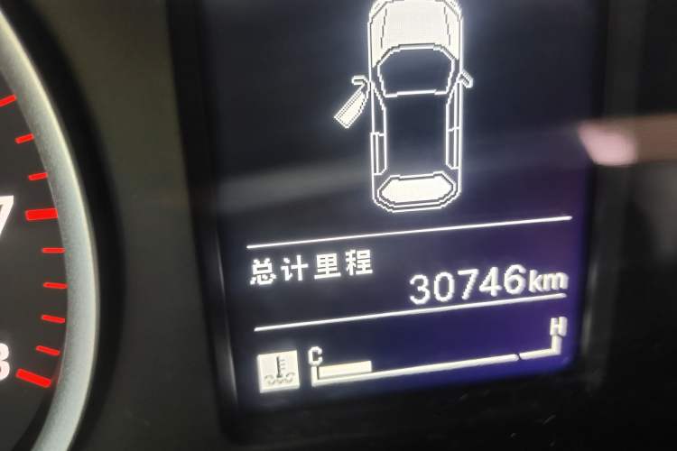 Used Baojun 530 2018 1.5T Manual Comfort Version China V Odometer Close Up
