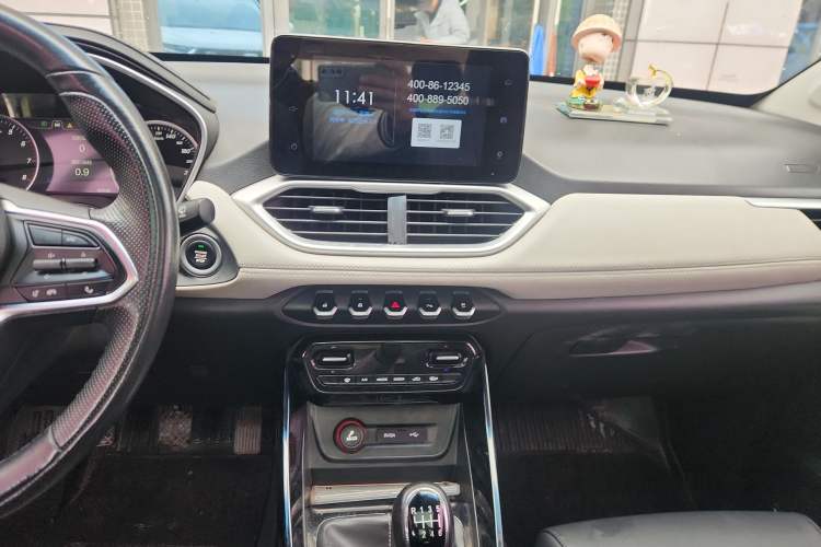 Used Baojun 530 2018 1.5T Manual Prestige Version China V Audio And AC Panel