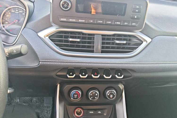 Used Baojun 530 2018 1.5T Manual Comfort Version China V Audio And AC Panel