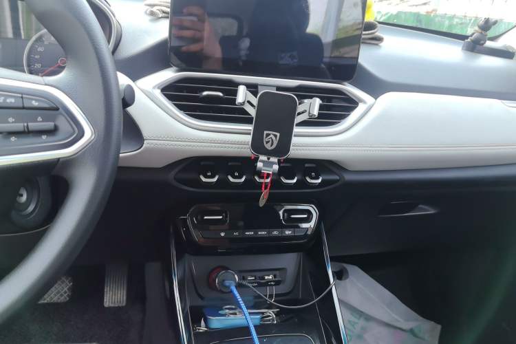 Used Baojun 530 2018 1.8L Automatic Luxury Version China V Audio And AC Panel