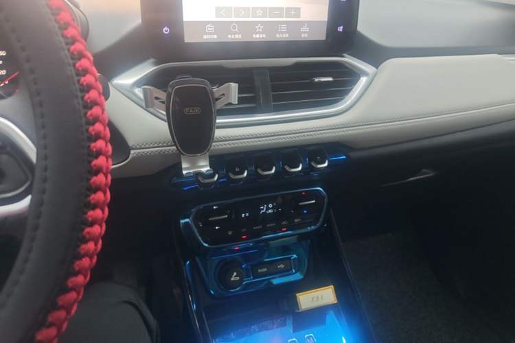 Used Baojun 530 2018 1.8L Automatic Luxury Version China V Audio And AC Panel
