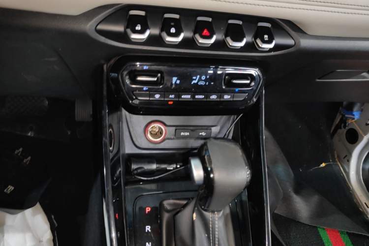 Used Baojun 530 2018 1.5T DCT Luxury Model China V Audio And AC Panel