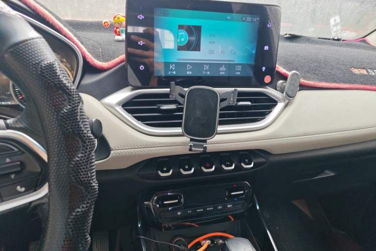 Used Baojun 530 2018 1.5T DCT Flagship Version China V Emission Standard Audio And AC Panel