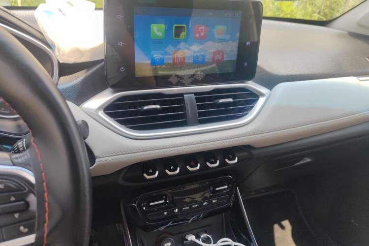 Used Baojun 530 2018 1.5T Manual Prestige Version China V Audio And AC Panel