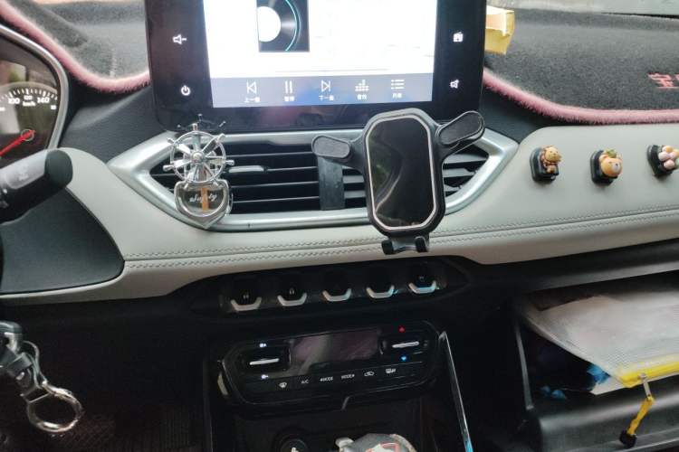 Used Baojun 530 2018 1.5T DCT Luxury Model China V Audio And AC Panel