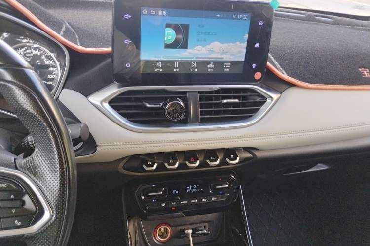 Used Baojun 530 2018 1.5T Manual Prestige Version China V Audio And AC Panel