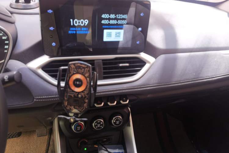 Used Baojun 530 2018 1.8L Automatic Elite Version China V Emission Standard Audio And AC Panel