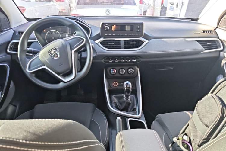 Used Baojun 530 2018 1.5T Manual Comfort Version China V Center Console