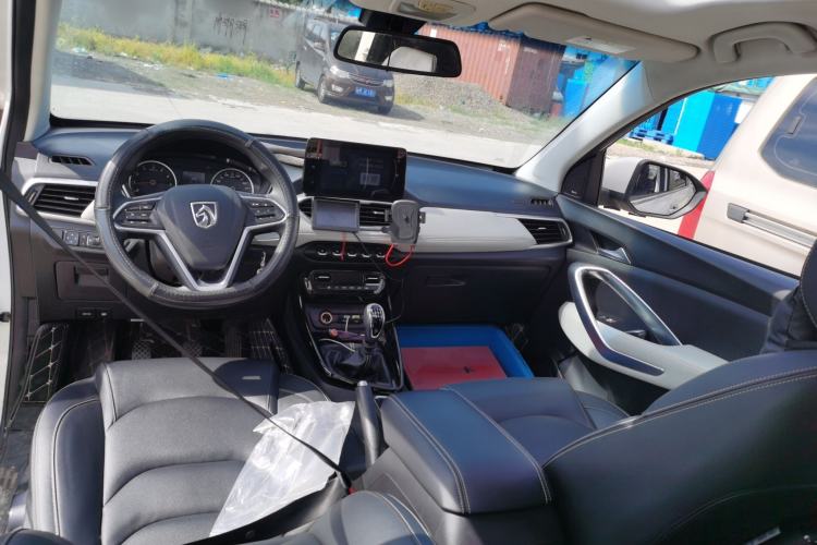 Used Baojun 530 2018 1.5T Manual Luxury Version National V Center Console