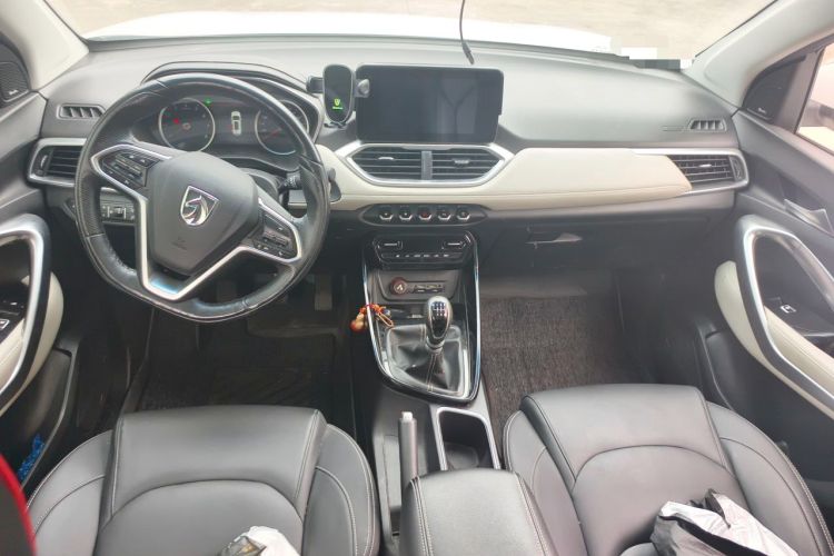 Used Baojun 530 2018 1.5T Manual Prestige Version China V Center Console