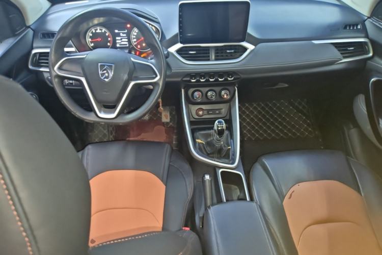 Used Baojun 530 2018 1.5T Manual Comfort Version China V Center Console