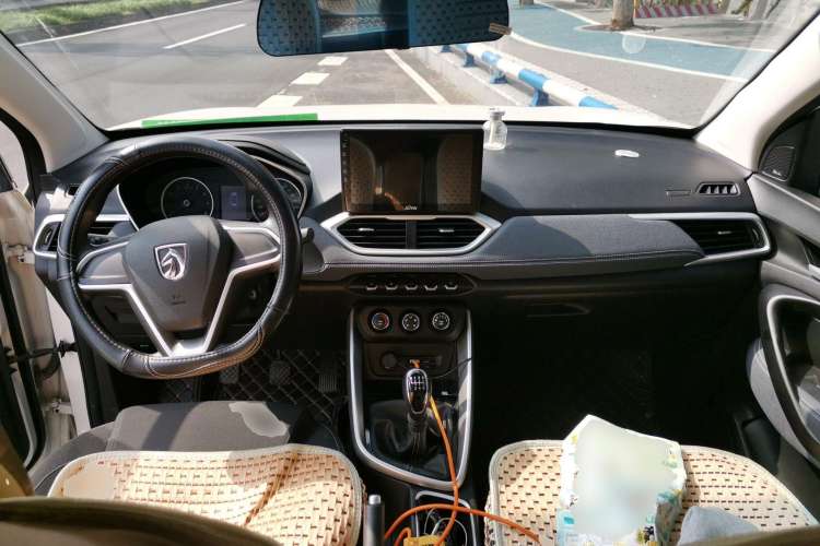 Used Baojun 530 2018 1.5T Manual Comfort Version China V Center Console