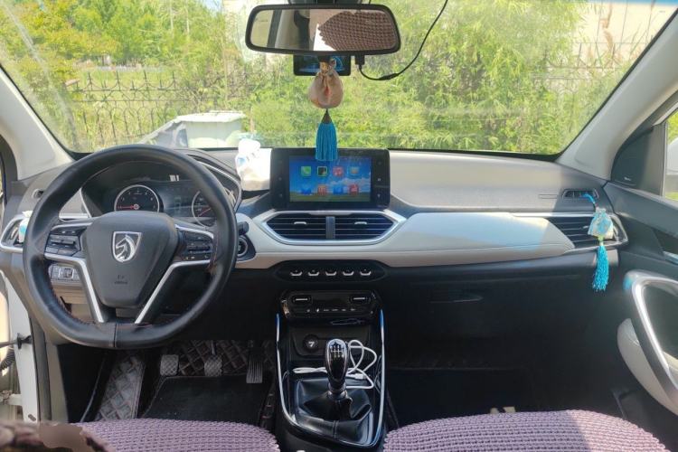Used Baojun 530 2018 1.5T Manual Prestige Version China V Center Console