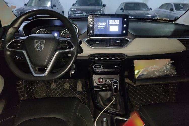 Used Baojun 530 2018 1.5T Manual Luxury Version National V Center Console
