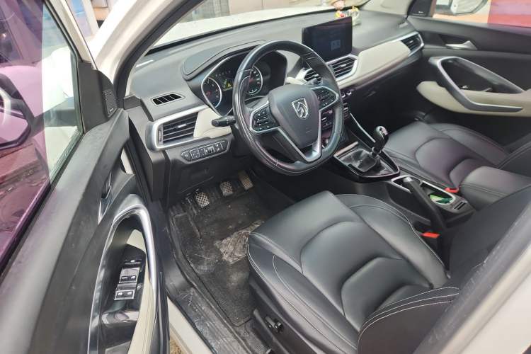 Used Baojun 530 2018 1.5T Manual Prestige Version China V Driver Seat