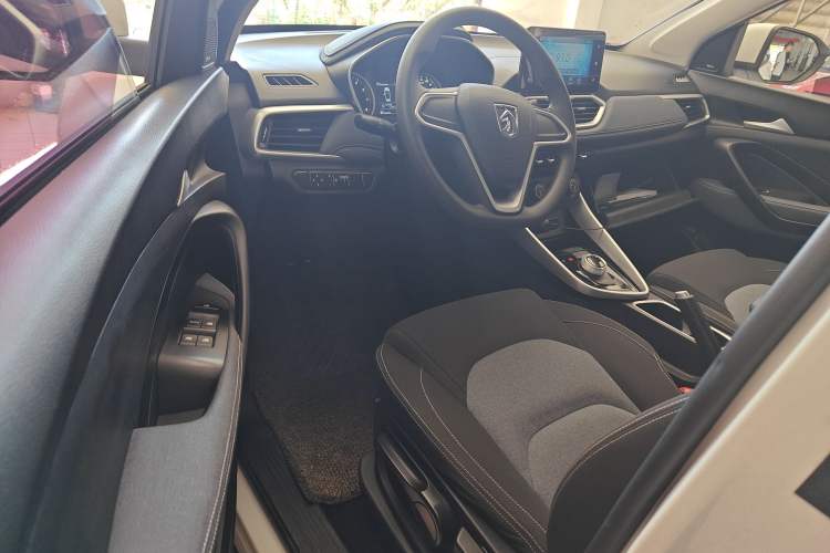 Used Baojun 530 2018 1.8L Automatic Elite Version China V Emission Standard Driver Seat