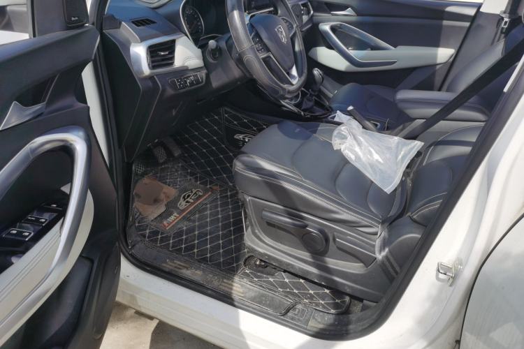 Used Baojun 530 2018 1.5T Manual Luxury Version National V Driver Seat
