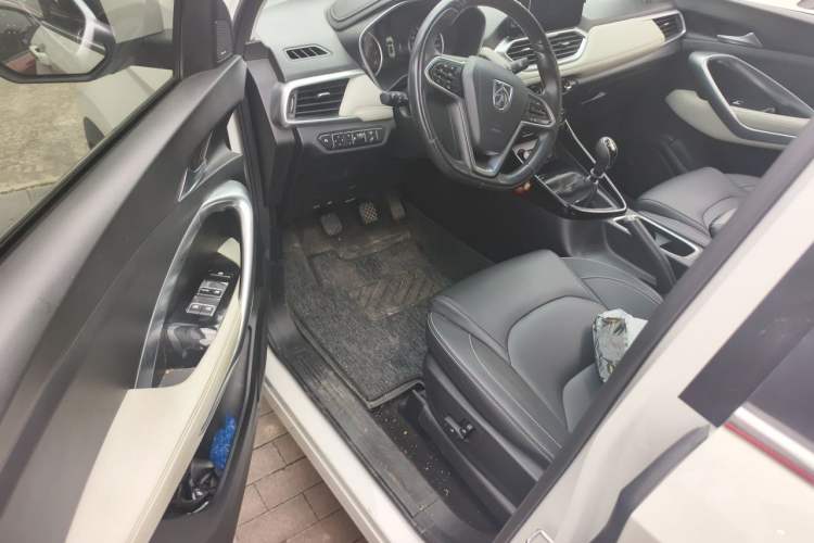 Used Baojun 530 2018 1.5T Manual Prestige Version China V Driver Seat