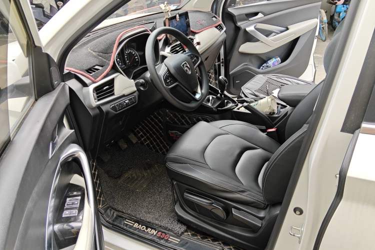 Used Baojun 530 2018 1.5T Manual Luxury Version National V Driver Seat
