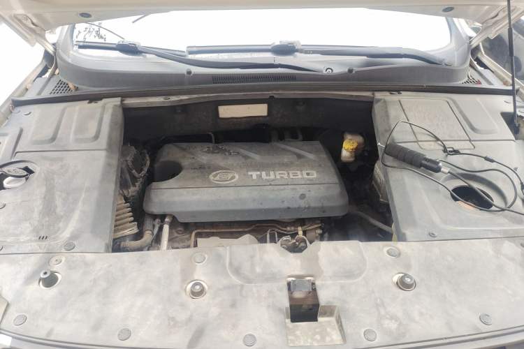 Used Baojun 530 2018 1.5T DCT Flagship Version China V Emission Standard Engine Bay