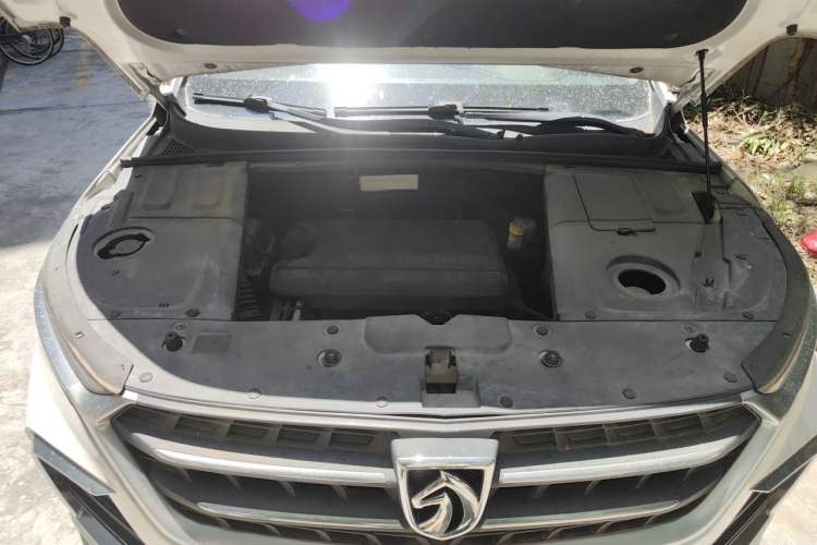 Used Baojun 530 2018 1.5T DCT Flagship Version China V Emission Standard Engine Bay