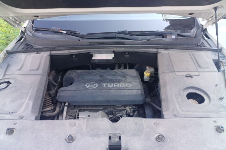 Used Baojun 530 2018 1.5T DCT Flagship Version China V Emission Standard Engine Bay