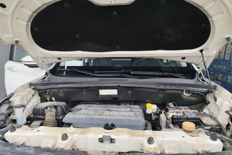 Used Baojun 530 2018 1.5T DCT Flagship Version China V Emission Standard Engine Bay