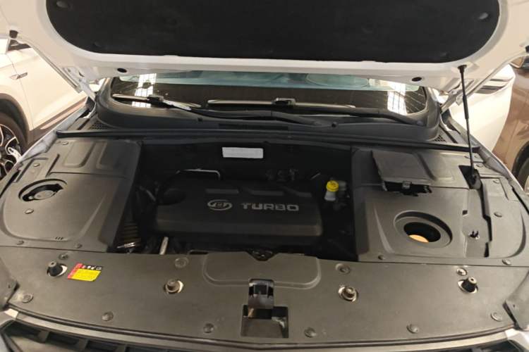 Used Baojun 530 2018 1.5T Manual Comfort Version China V Engine Bay