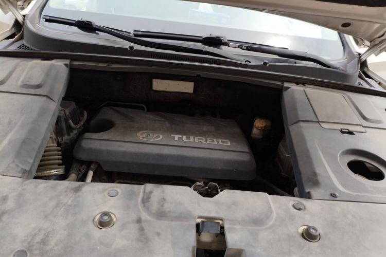 Used Baojun 530 2018 1.5T DCT Flagship Version China V Emission Standard Engine Bay