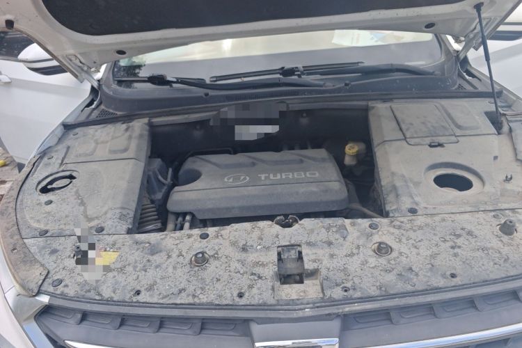 Used Baojun 530 2018 1.5T DCT Flagship Version China V Emission Standard Engine Bay