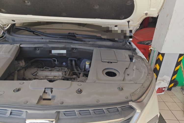 Used Baojun 530 2018 1.8L Automatic Elite Version China V Emission Standard Engine Bay Left
