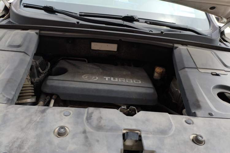 Used Baojun 530 2018 1.5T DCT Flagship Version China V Emission Standard Engine Bay Left