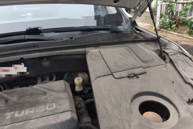 Used Baojun 530 2018 1.5T Manual Luxury Version National V Engine Bay Left