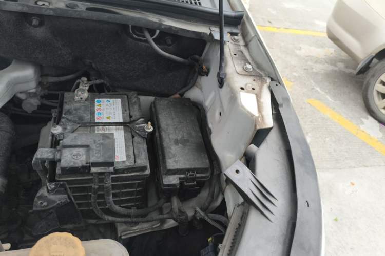 Used Baojun 530 2018 1.5T Manual Luxury Version National V Engine Bay Left