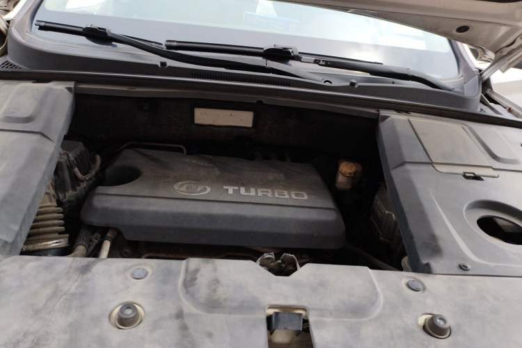 Used Baojun 530 2018 1.5T DCT Flagship Version China V Emission Standard Engine Bay Right