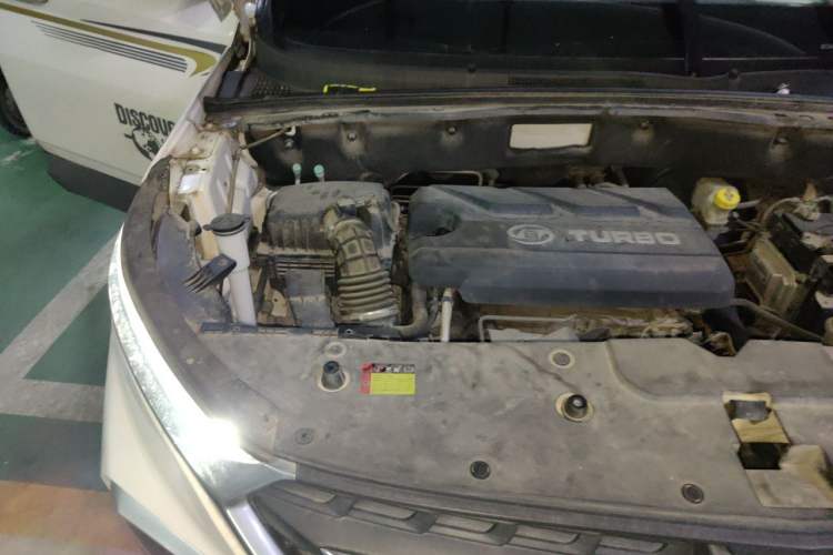 Used Baojun 530 2018 1.5T Manual Luxury Version National V Engine Bay Right