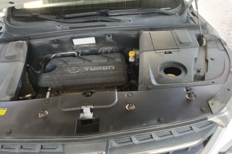 Used Baojun 530 2018 1.5T DCT Flagship Version China V Emission Standard Engine Bay