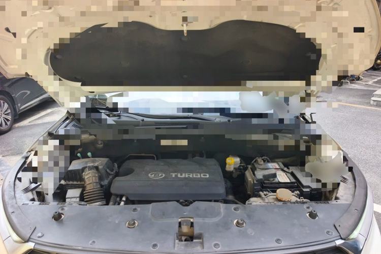 Used Baojun 530 2018 1.5T DCT Flagship Version China V Emission Standard Engine Bay