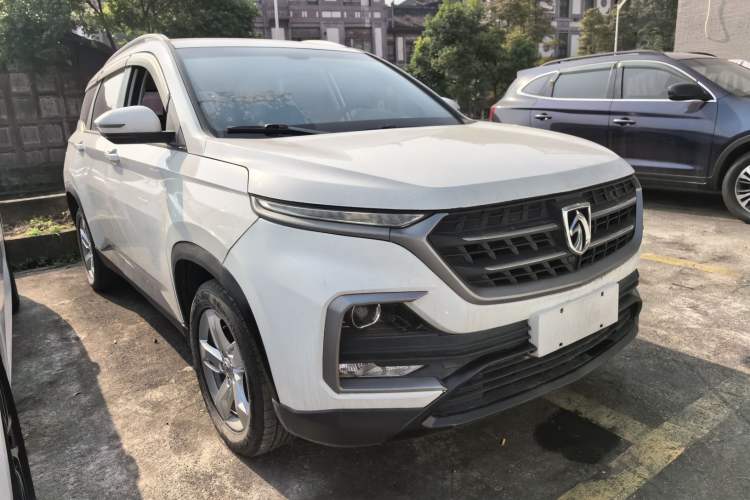 Used Baojun 530 2018 1.5T Manual Elite Version China V Front Right 45 Deg