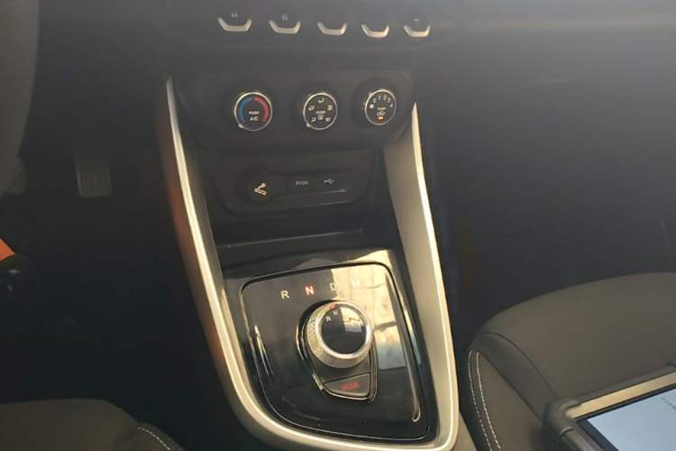 Used Baojun 530 2018 1.8L Automatic Elite Version China V Emission Standard Gear Lever
