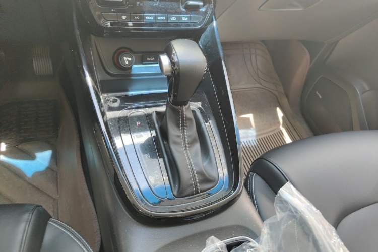 Used Baojun 530 2018 1.5T DCT Flagship Version China V Emission Standard Gear Lever
