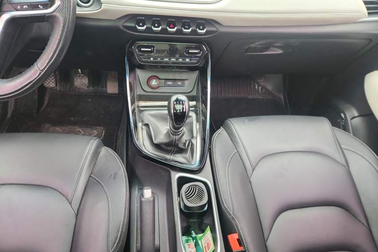 Used Baojun 530 2018 1.5T Manual Prestige Version China V Gear Lever