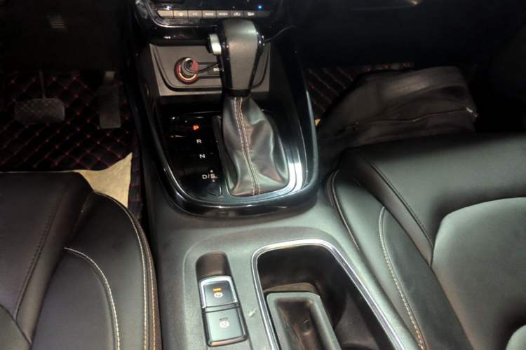 Used Baojun 530 2018 1.5T DCT Flagship Version China V Emission Standard Gear Lever