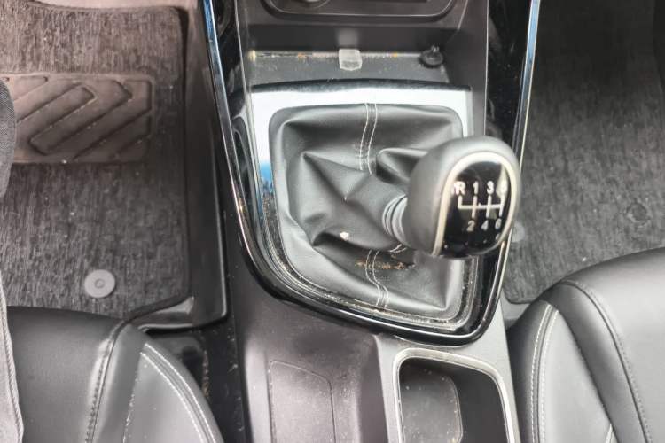 Used Baojun 530 2018 1.5T Manual Prestige Version China V Gear Lever