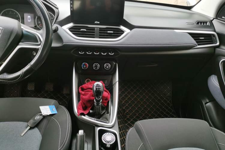 Used Baojun 530 2018 1.5T Manual Comfort Version China V Gear Lever