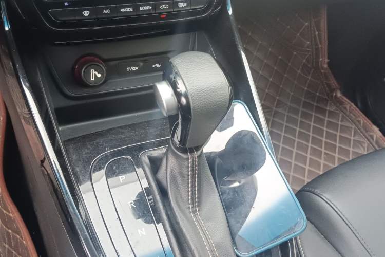 Used Baojun 530 2018 1.5T DCT Flagship Version China V Emission Standard Gear Lever